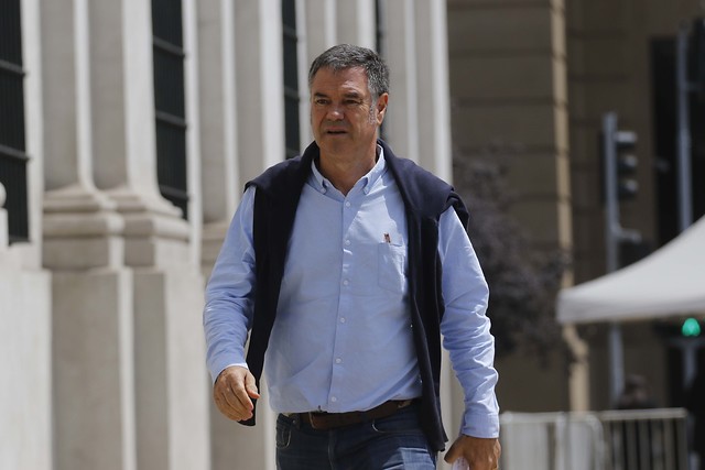 Para Ossandón la crisis tiene un gran responsable: el ministro Juan Andrés Fontaine