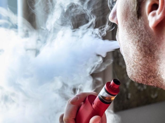 El cigarro eléctrico podría triplicar la posibilidad de que alguien que no fume cigarros comunes comience a hacerlo