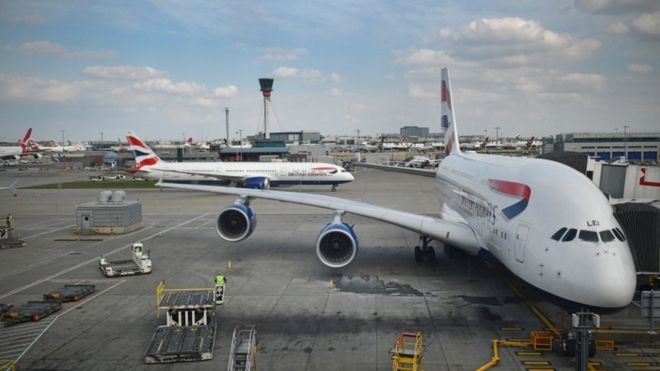 Qué es el «tankering», la contaminante práctica que utilizan algunas aerolíneas para ahorrar dinero