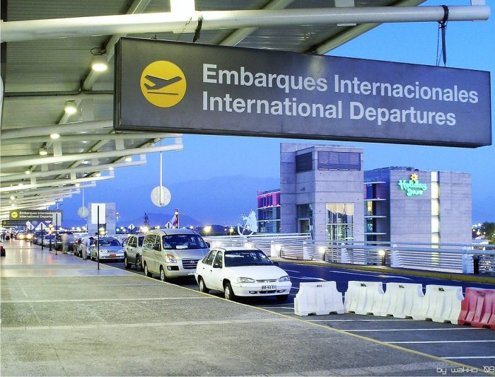 Sernac presentó demanda colectiva en contra de American Airlines por no devolver tasas de embarque de vuelos no realizados
