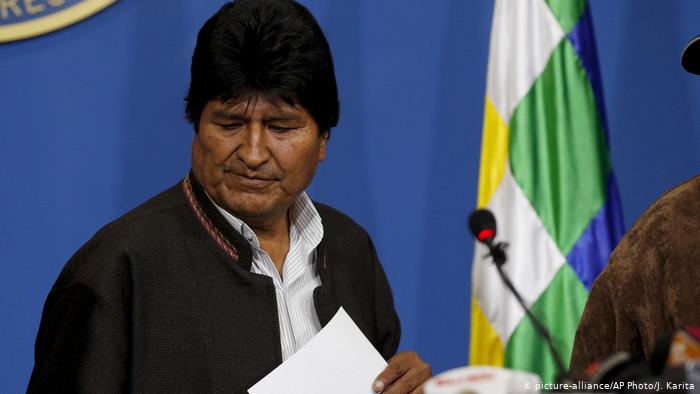 Fuerzas Armadas y Policía sugieren a Evo Morales que renuncie para pacificar Bolivia