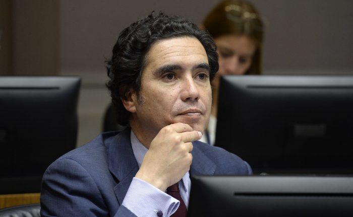 Estallido social golpea a la economía: ministro de Hacienda baja proyección de crecimiento en 2019 a menos de 2%