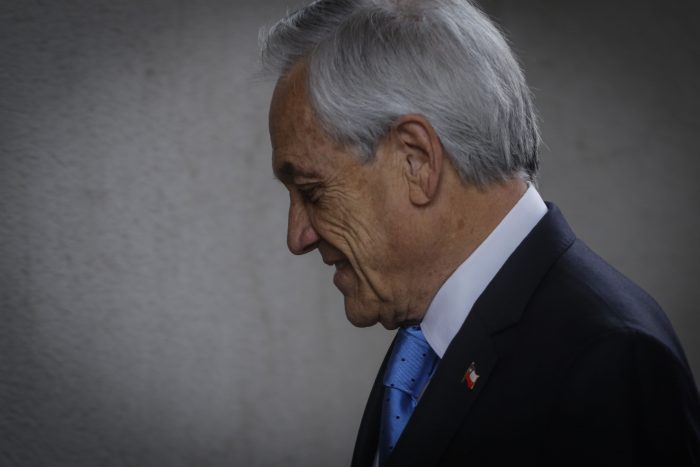 En la antesala de la acusación constitucional en su contra, Piñera insiste en la tecla del enemigo: denuncia que enfrentó una “organización militar” y con “tecnología de punta”