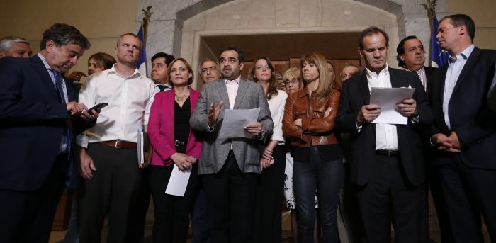 Piñera tiene la decisión: senadores le recuerdan que dispone de las atribuciones para restablecer el orden público y reiteran la necesidad de profundizar agenda social