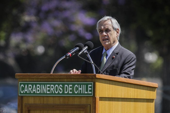 Piñera motiva a Carabineros: «Vamos a superar» la crisis y la institución «saldrá fortalecida»