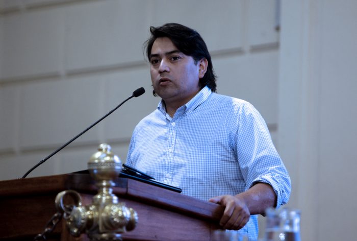 Pedro Cayuqueo sobre participación mapuche en proceso constituyente: «Se debiera garantizar un porcentaje de delegados»