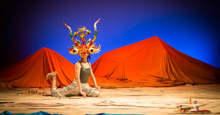 Obra de danza «Extraños mares arden» de Toloza – Azkona en NAVE