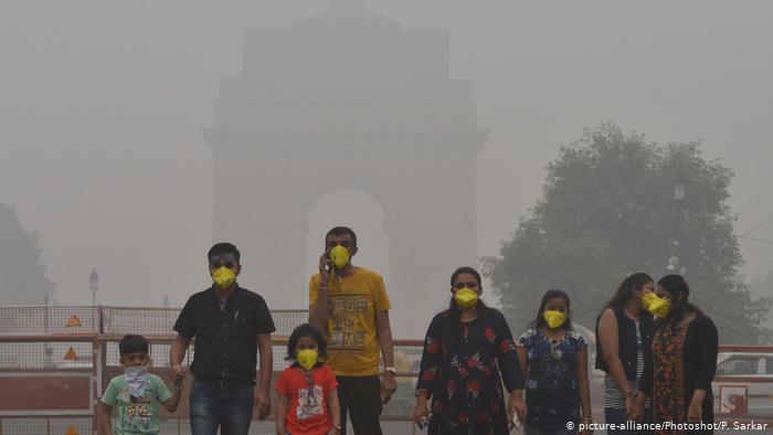Nueva Delhi bajo “una emergencia de salud pública” por nube tóxica