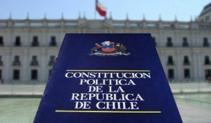 Plataforma digital #ChileDecide busca 100 mil firmas para pedir al Gobierno un plebiscito nacional para una nueva Constitución