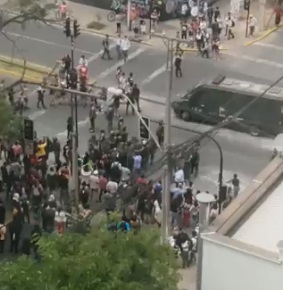 Estudiantes se reúnen en Plaza Ñuñoa en una nueva jornada de manifestaciones