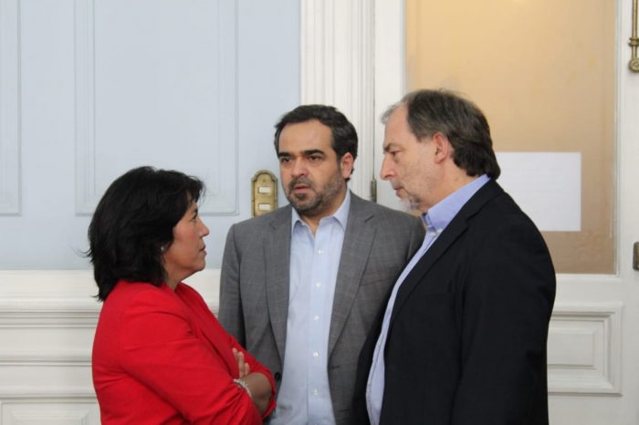 “Hoy día el Presidente es el problema”: senadores de oposición emplazan a Piñera para dar una solución política a la crisis