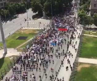 Colegio de Profesores realiza “Marcha por la Educación” en la Alameda e inicia paro nacional de 48 horas
