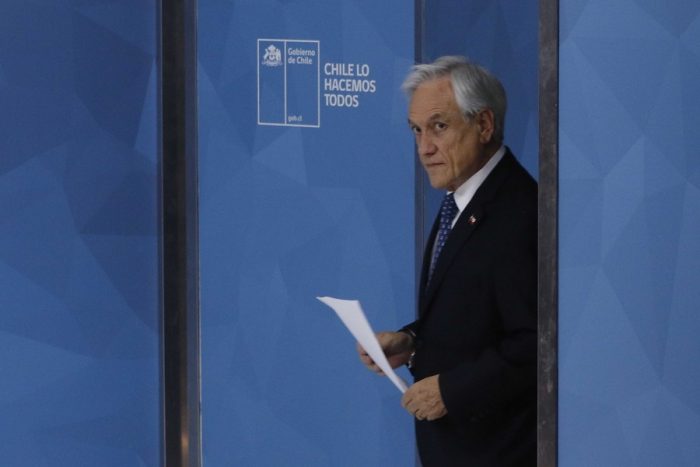 La soledad de Piñera en la más «extraña» de sus intervenciones presidenciales