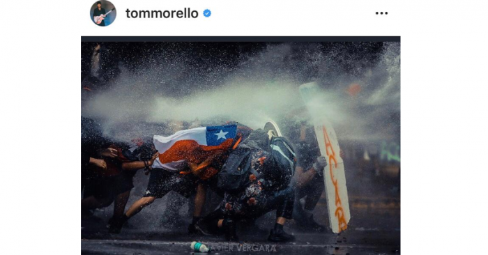 Imagen de fotógrafo chileno es destacada por integrante de Rage Against the Machine como símbolo de las manifestaciones