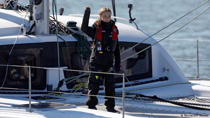 COP25: Greta Thunberg llega a Lisboa en el barco ecológico La Vagabonde