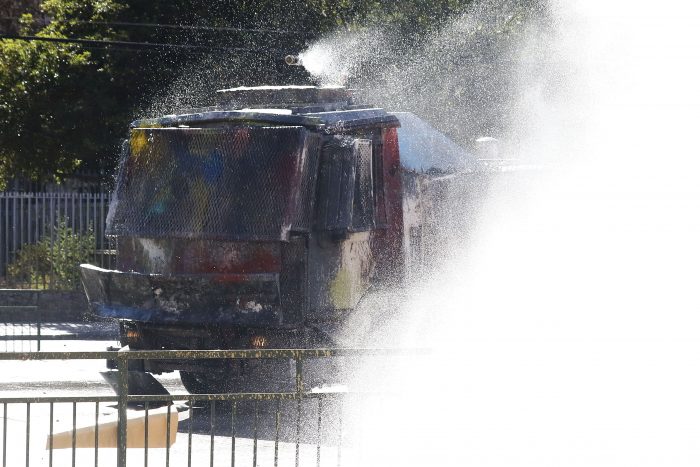 INDH oficiará al Ministerio del Interior, Salud y Carabineros por composición química del agua de los carros disuasivos de Carabineros