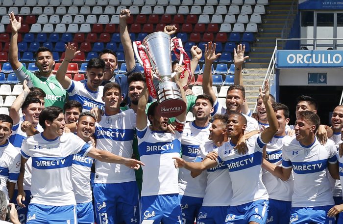 Universidad Católica recibió la copa de campeón en San Carlos de Apoquindo