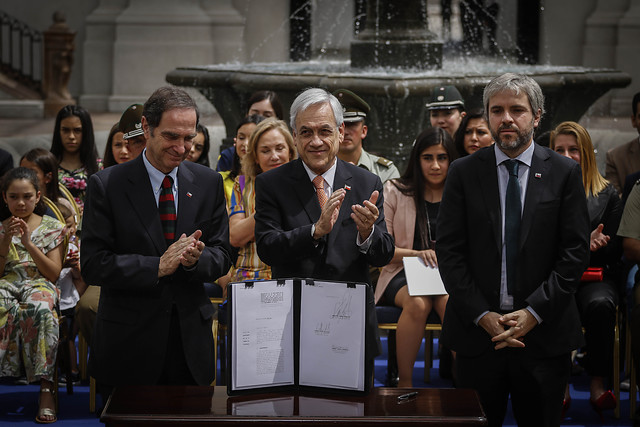 «Nuestras Fuerzas de Orden y Seguridad necesitan ser respetadas»: Piñera firmó proyecto de ley que fortalece la protección a Carabineros, PDI y Gendarmería