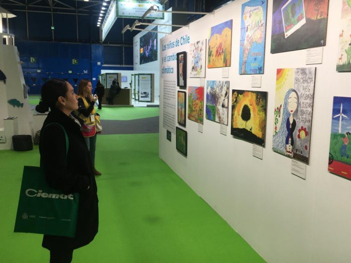 Dibujos de niños chilenos son exhibidos en la COP25