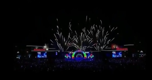 Y decían que eran aburridos: montan espectacular show musical y fuegos de artificio en año nuevo norcoreano