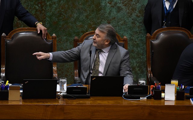 “Orgulloso”: Pepe Auth justifica su polémico voto en la acusación constitucional contra Piñera