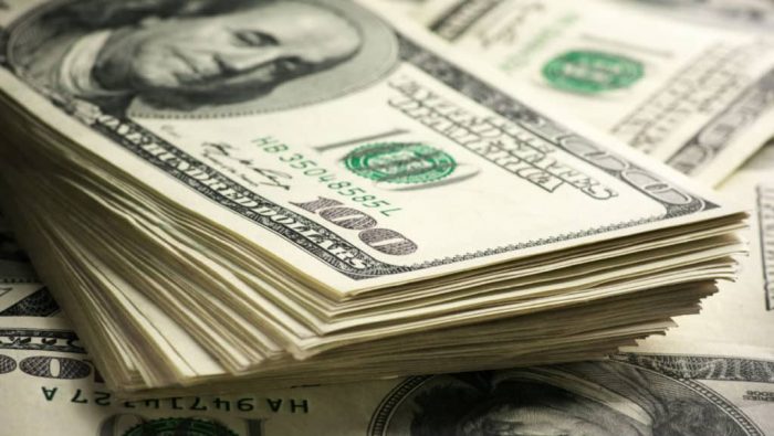 Dólar abre a la baja por cuarta jornada consecutiva y se cotiza en $842,15