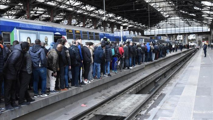 Jornada negra del transporte francés en la víspera de una nueva movilización