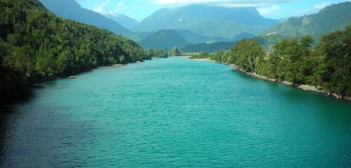 Hidroeléctrica cede derechos de agua del río Puelo para posible creación de Reserva de Agua
