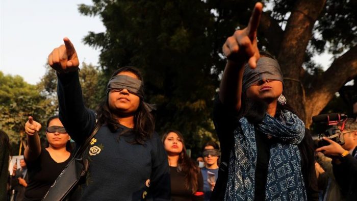 «Un violador en tu camino» llega a una India conmocionada por casos de violaciones