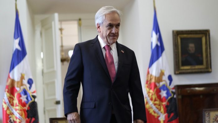 Miedo a la irrelevancia convierte a Piñera en el «gran problema» comunicacional del Gobierno