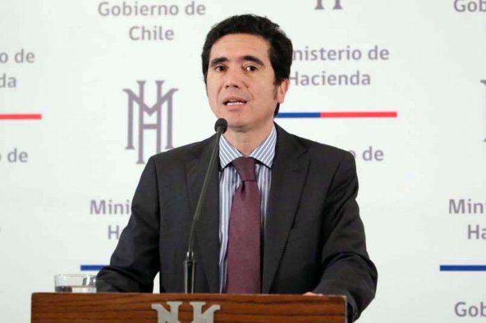 Ministro Briones hace mea culpa por resultados de la CEP: «La ciudadanía nos pide acuerdos»