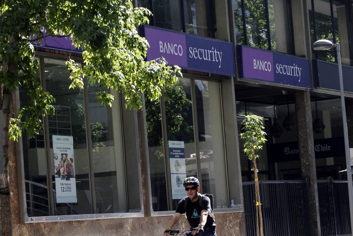 Sernac ordena al Banco Security a compensar a clientes por cobros indebidos