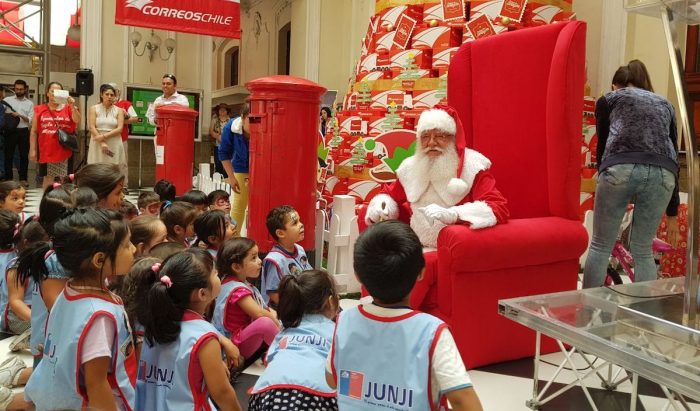 CorreosChile cierra su campaña de Navidad con más de 27 mil cartas apadrinadas
