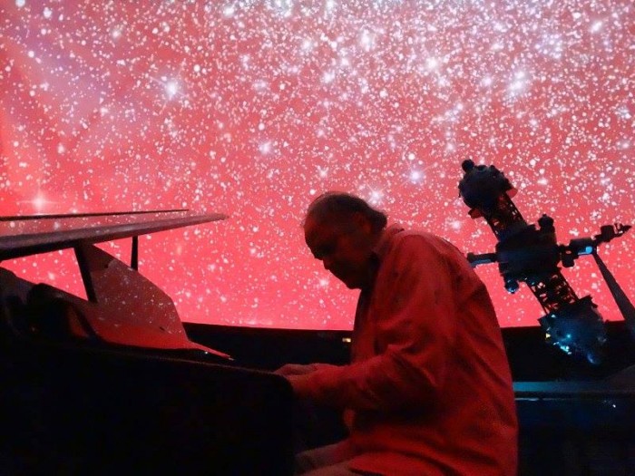 «Piano bajo las estrellas» en Planetario de Santiago