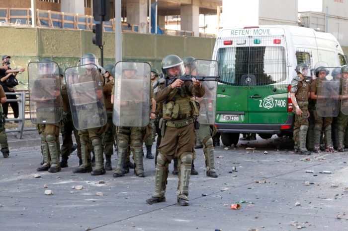 Concepción: INDH presenta amparo contra carabinero por agresión a manifestantes justificando “pérdida temporal del razonamiento”