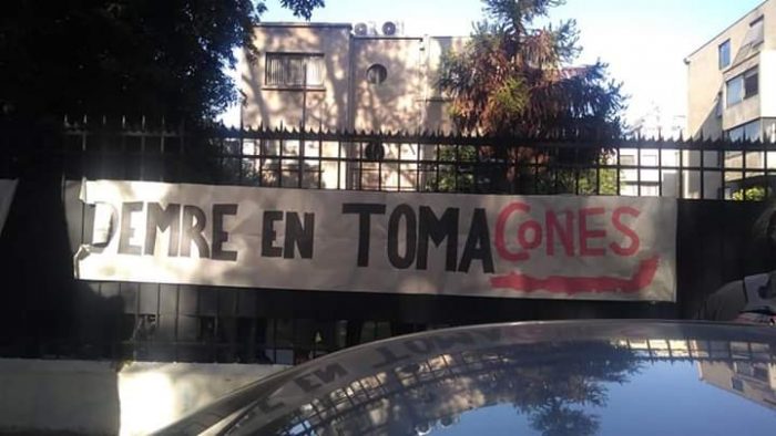 Interior presentó tres querellas por toma del Demre, ataque a oficina de un diputado y ultraje a la bandera de Chile