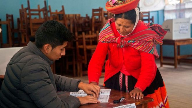 Resultados preliminares de las elecciones de Perú apuntan a un Congreso fragmentado y al desplome del fujimorismo