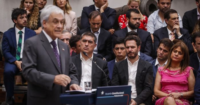 Oficialismo se juega su última carta para aunar criterios sobre paridad: Piñera y Chile Vamos se reúnen este domingo para zanjar posición común