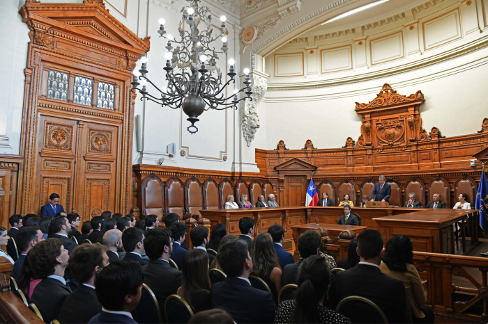 Presidente de la Corte Suprema insiste con su crítica a la jueza Acevedo: magistrados deben desligarse de «ideas preconcebidas o irreflexivas»