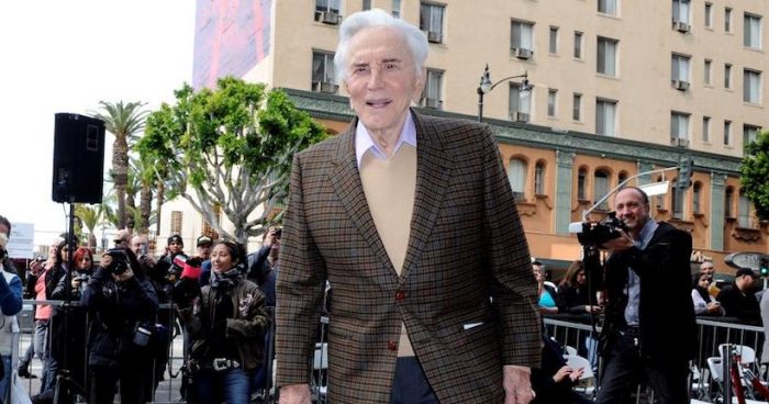 La leyenda del cine Kirk Douglas muere a los 103 años
