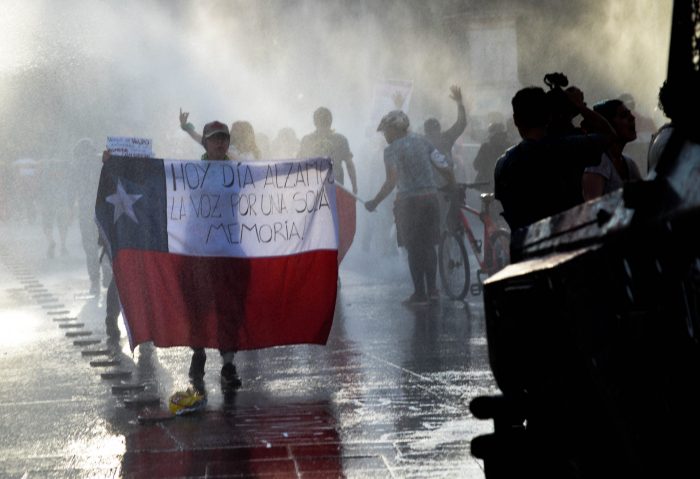 El poder civilizatorio de la “calle” y la revuelta de los ricos en Chile