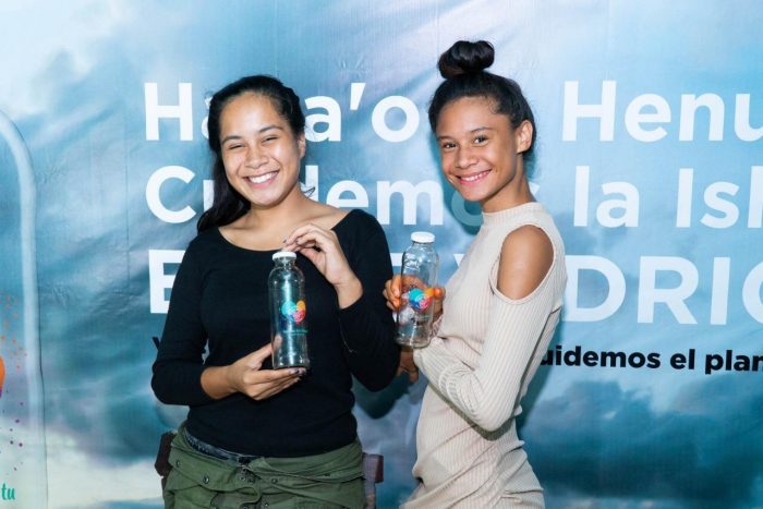 Entregarán 10 mil botellas de vidrio para reemplazar los envases plásticos en Rapa Nui