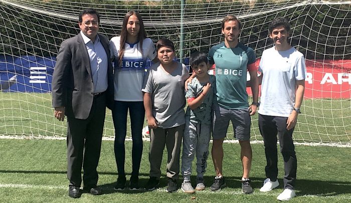 “Gol de chilena”: campaña entrega becas a niños sobrevivientes de cáncer
