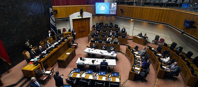 Parlamentarios de Chile Vamos y oposición se parapetan y cuestionan la reforma que limita la reelección con retroactividad