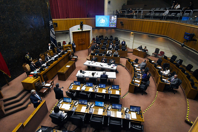 Ausencia de senadores opositores se transforma en el eje del debate en la acusación constitucional contra Guevara