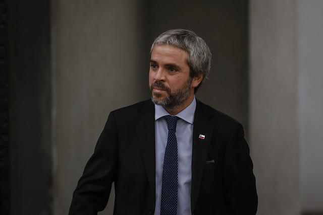«Es lo mismo o peor que Chadwick»: diputados de oposición se abren a apoyar eventual acusación constitucional contra ministro Blumel