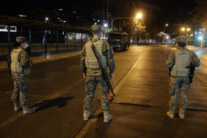 Carabineros reportó 248 personas detenidas en segunda noche de toque de queda