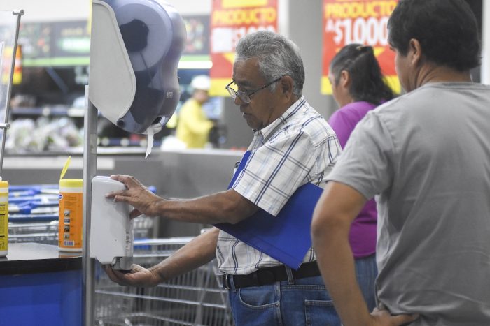 Walmart Chile limita compra de productos de limpieza y refuerza llamado a abastecimiento responsable