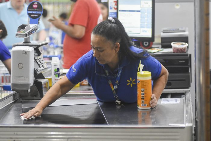 Plan preventivo de Walmart Chile para colaboradores y clientes