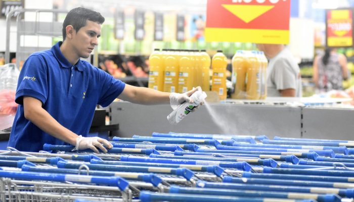 Walmart Chile mantiene horarios para asegurar abastecimiento de comunas en cuarentena